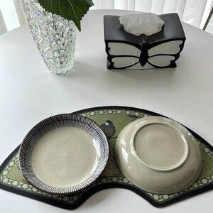 Set of Two Ceramic Plates – Soft Neutral Tone